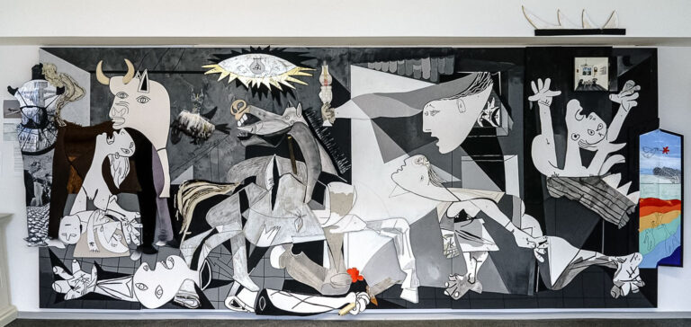Picasso, Guernica Ergebnis des Gemeinschaftsprojekt aller Werkstätten